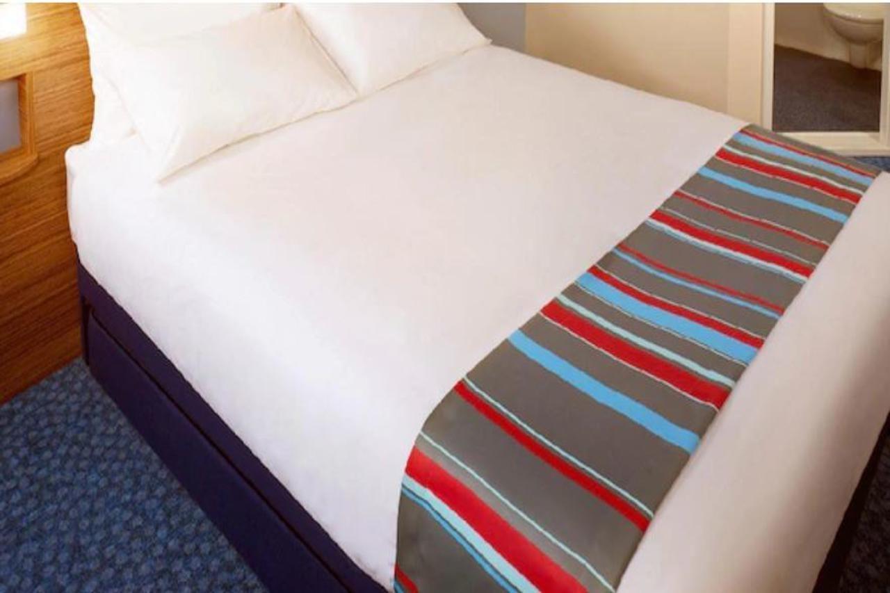 Travelodge Bracknell Exterior photo