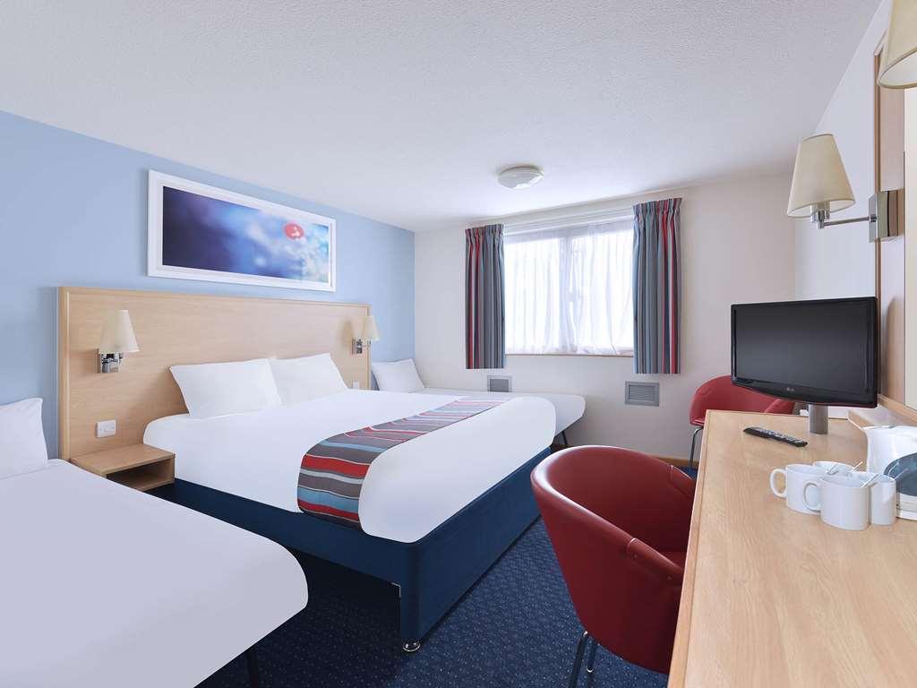 Travelodge Bracknell Room photo