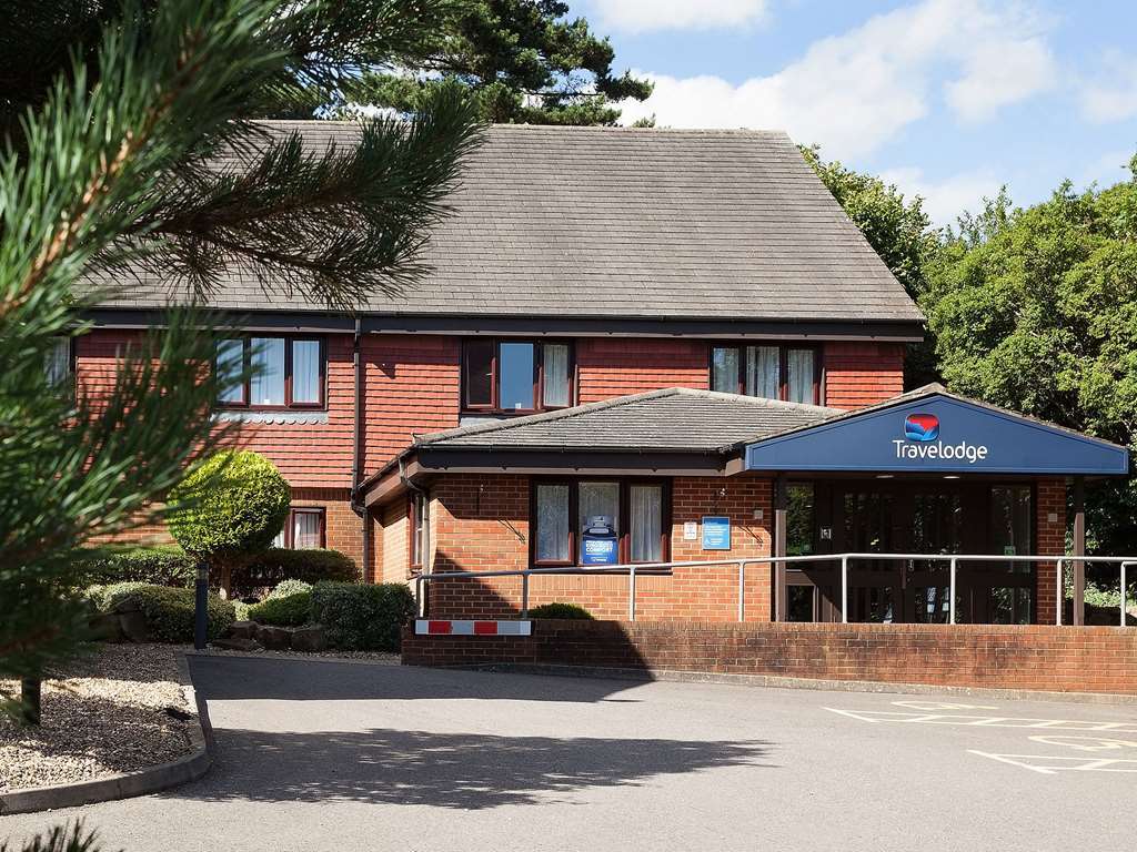 Travelodge Bracknell Exterior photo