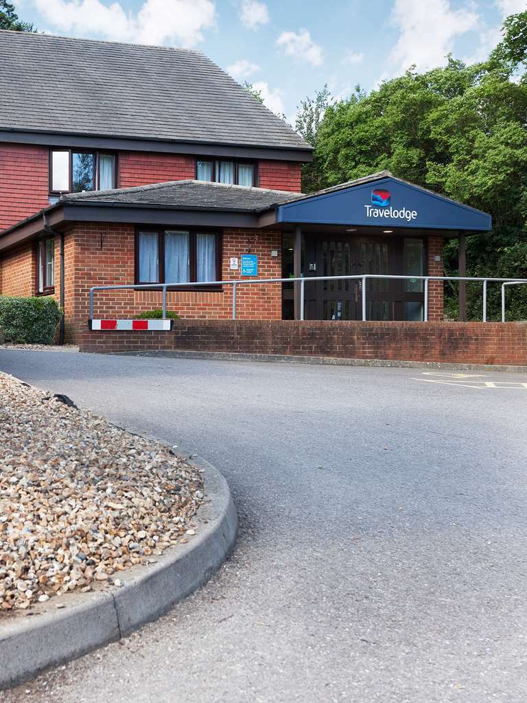 Travelodge Bracknell Exterior photo
